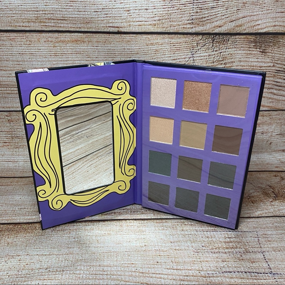 FRIENDS “Icons” NWT Orange Couch Eyeshadow Palette
